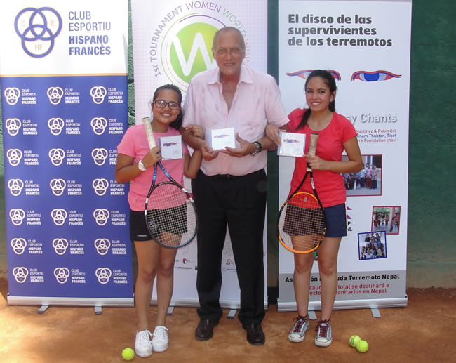 Dues Supervivents del terratrèmol del Nepal visiten el CE Hispano Francès